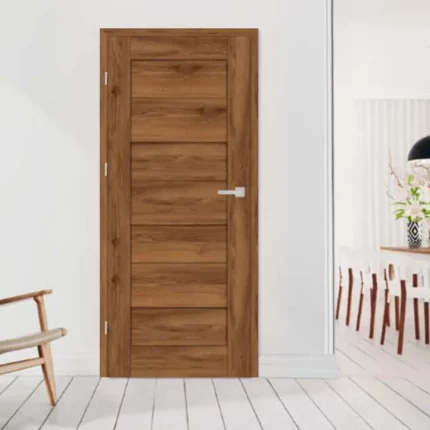 Debecja vidaus durys – elegantiškas ir praktiškas pasirinkimas. Kokybiška konstrukcija, modernus dizainas ir atspari ekodanga užtikrina ilgaamžiškumą bei lengvą priežiūrą. Puikiai tinka įvairiems interjero stiliams.